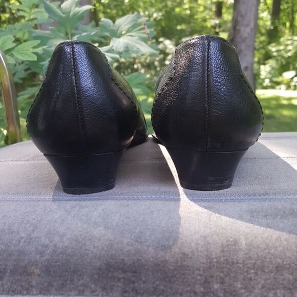 Stuart Weitzman | Small Heeled Shoes - Picture 3 of 8